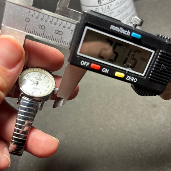 Acqua by TIMEX Indiglo Quartz Women’s Silver Tone Watch Stretch Band Working - Picture 8 of 8